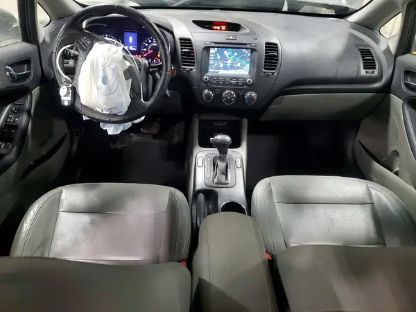 KNAFZ4A80G5576788 2016 KIA FORTE - Image 8