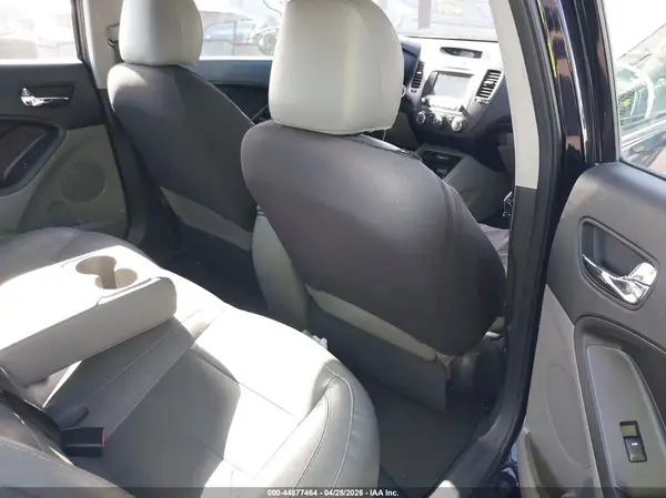 KNAFZ4A80G5577732 2016 KIA FORTE - Image 8
