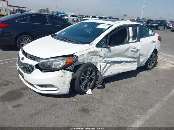 KNAFZ4A80G5616058 2016 KIA FORTE - Image 2