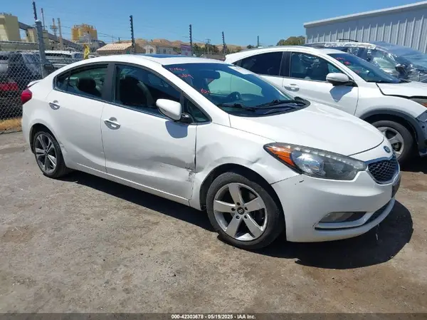 KNAFZ4A80G5617503 2016 KIA FORTE - Image 1