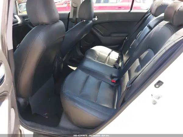 KNAFZ4A80G5617503 2016 KIA FORTE - Image 8
