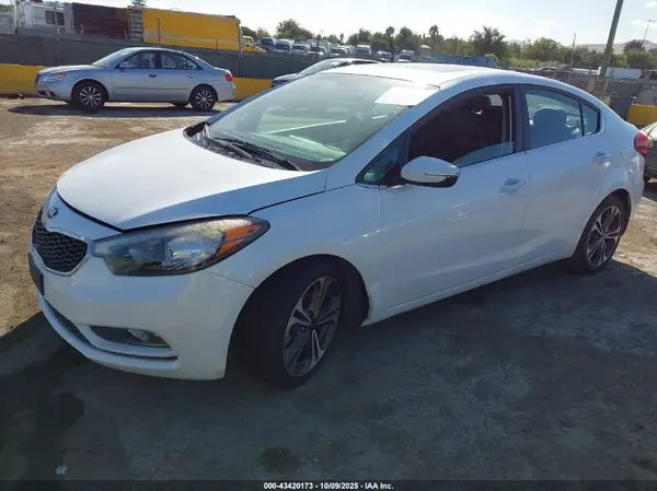 KNAFZ4A81G5463576 2016 KIA FORTE - Image 2