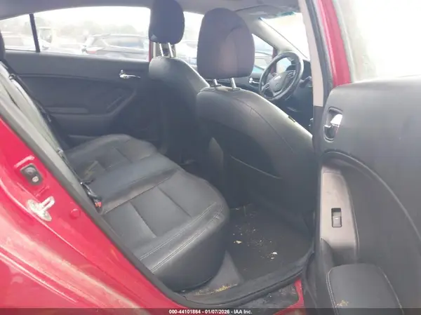 KNAFZ4A81G5529186 2016 KIA FORTE - Image 8