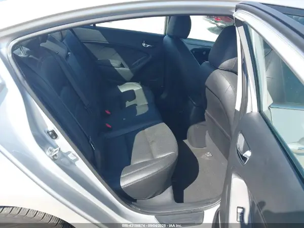 KNAFZ4A81G5550278 2016 KIA FORTE - Image 8