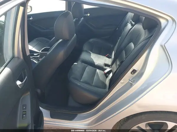 KNAFZ4A81G5598072 2016 KIA FORTE - Image 8