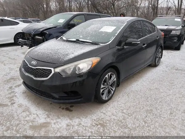 KNAFZ4A82G5548121 2016 KIA FORTE - Image 2