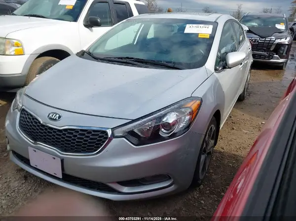 KNAFZ4A82G5551715 2016 KIA FORTE - Image 2