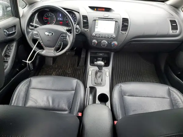 KNAFZ4A82G5556364 2016 KIA FORTE - Image 8
