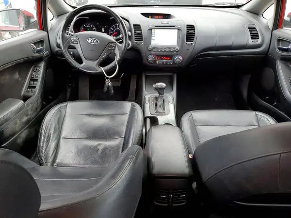 KNAFZ4A82G5571916 2016 KIA FORTE - Image 8