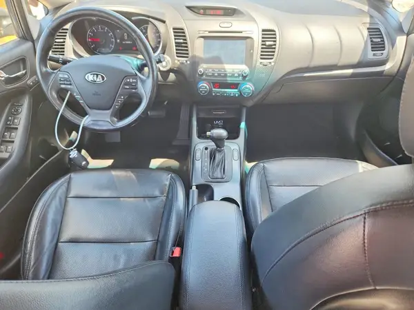 KNAFZ4A82G5574315 2016 KIA FORTE - Image 8