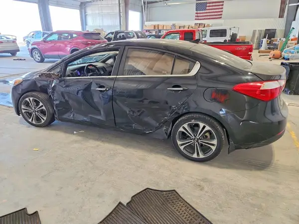 KNAFZ4A82G5589607 2016 KIA FORTE - Image 2