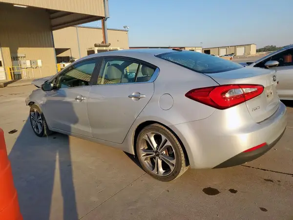 KNAFZ4A82G5613386 2016 KIA FORTE - Image 2
