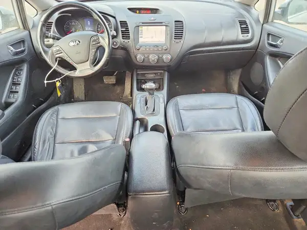 KNAFZ4A82G5616627 2016 KIA FORTE - Image 8