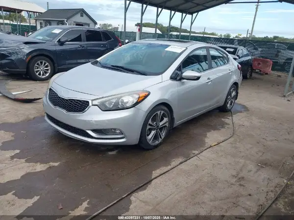 KNAFZ4A83G5569978 2016 KIA FORTE - Image 2