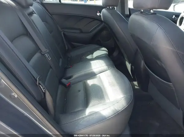 KNAFZ4A84G5473650 2016 KIA FORTE - Image 8