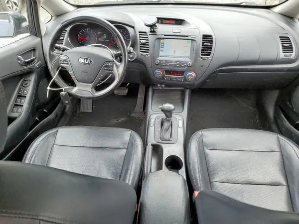 KNAFZ4A84G5578043 2016 KIA FORTE - Image 8
