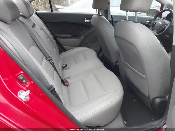 KNAFZ4A84G5612935 2016 KIA FORTE - Image 8