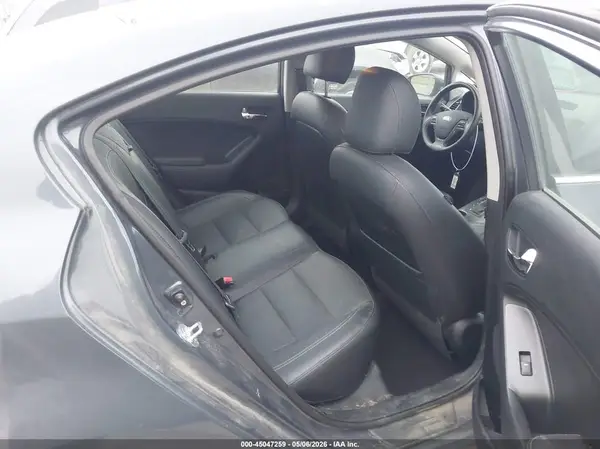 KNAFZ4A85G5447672 2016 KIA FORTE - Image 8