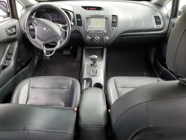 KNAFZ4A85G5519132 2016 KIA FORTE - Image 8