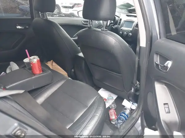 KNAFZ4A85G5529224 2016 KIA FORTE - Image 8