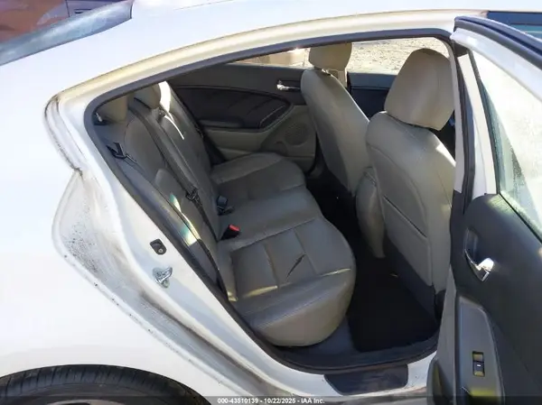 KNAFZ4A86G5553547 2016 KIA FORTE - Image 8