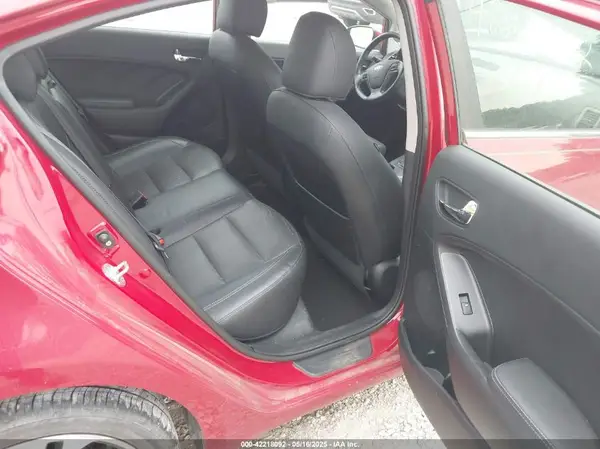 KNAFZ4A87G5447785 2016 KIA FORTE - Image 8