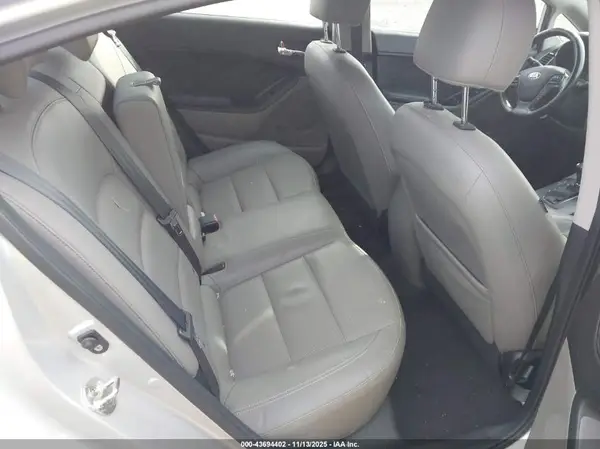 KNAFZ4A87G5547501 2016 KIA FORTE - Image 8