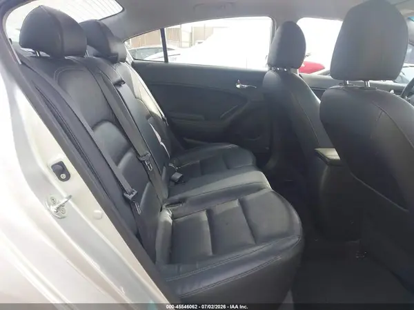 KNAFZ4A87G5553542 2016 KIA FORTE - Image 8