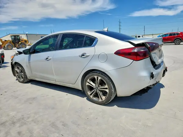 KNAFZ4A87G5590381 2016 KIA FORTE - Image 2