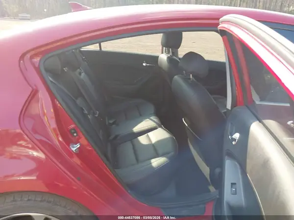 KNAFZ4A88G5491293 2016 KIA FORTE - Image 8