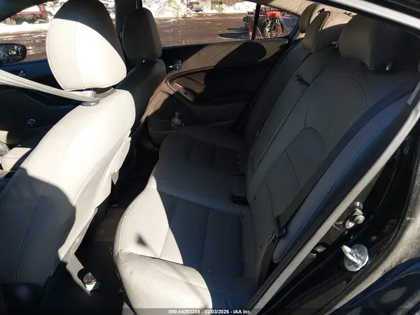 KNAFZ4A88G5529671 2016 KIA FORTE - Image 8