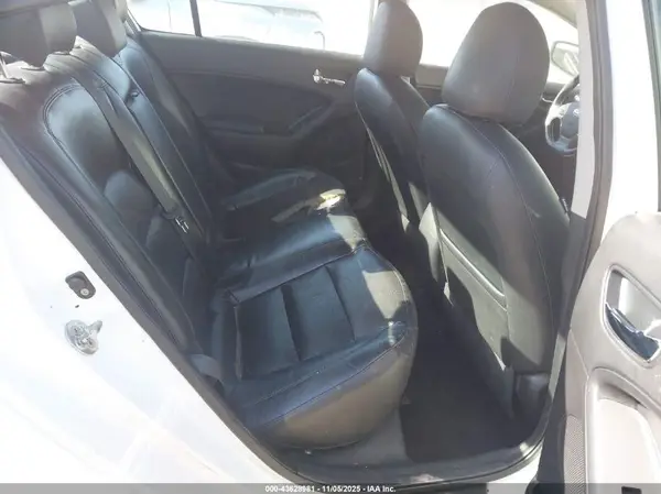 KNAFZ4A88G5549855 2016 KIA FORTE - Image 8