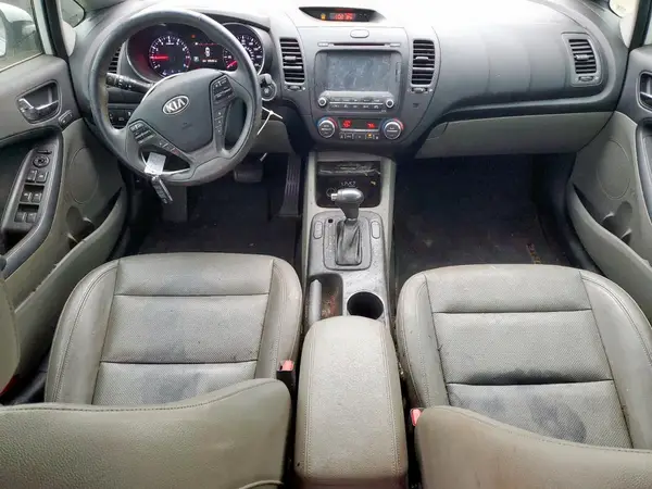 KNAFZ4A89G5546494 2016 KIA FORTE - Image 8