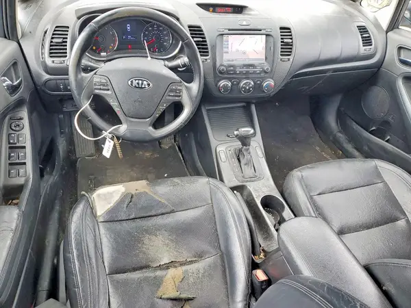 KNAFZ4A89G5549637 2016 KIA FORTE - Image 8