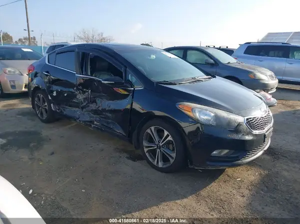 KNAFZ4A89G5617452 2016 KIA FORTE - Image 1