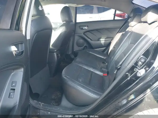KNAFZ4A89G5617452 2016 KIA FORTE - Image 8