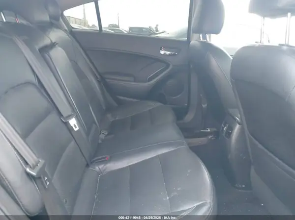 KNAFZ4A8XG5615046 2016 KIA FORTE - Image 8