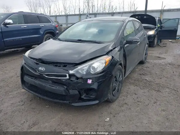 KNAFZ5A30G5596047 2016 KIA FORTE - Image 2