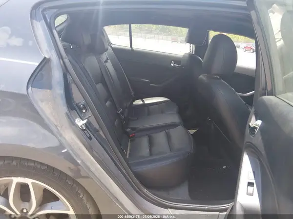 KNAFZ5A30G5636398 2016 KIA FORTE - Image 8