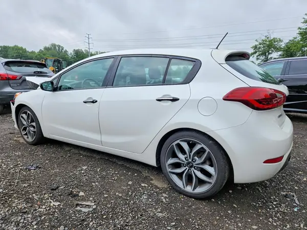KNAFZ5A32G5626276 2016 KIA FORTE - Image 2