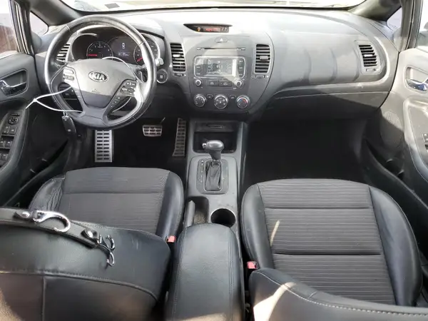 KNAFZ5A32G5631848 2016 KIA FORTE - Image 8