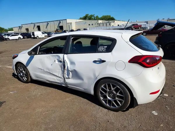 KNAFZ5A32G5632465 2016 KIA FORTE - Image 2