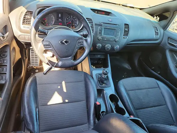 KNAFZ5A32G5632465 2016 KIA FORTE - Image 8
