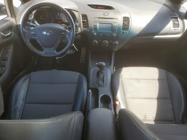 KNAFZ5A32G5632515 2016 KIA FORTE - Image 8