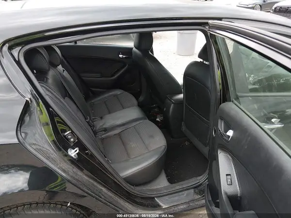 KNAFZ5A33G5631132 2016 KIA FORTE - Image 8