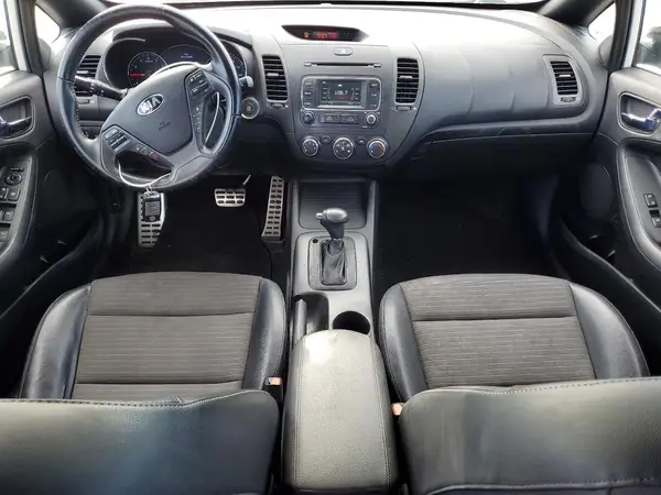 KNAFZ5A34G5562094 2016 KIA FORTE - Image 8
