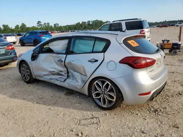 KNAFZ5A34G5603744 2016 KIA FORTE - Image 2