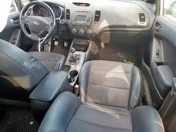 KNAFZ5A34G5603744 2016 KIA FORTE - Image 8