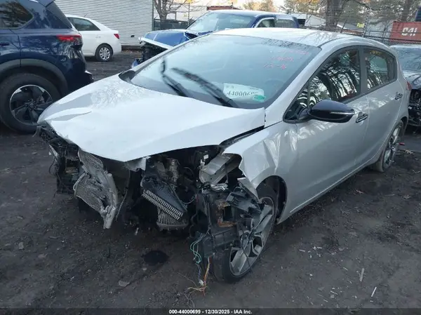 KNAFZ5A34G5631804 2016 KIA FORTE - Image 2