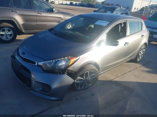 KNAFZ5A34G5636419 2016 KIA FORTE - Image 2